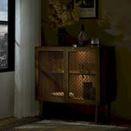 Buffet d'appoint moderne Dominik 32 po de haut à 2 portes avec lumière